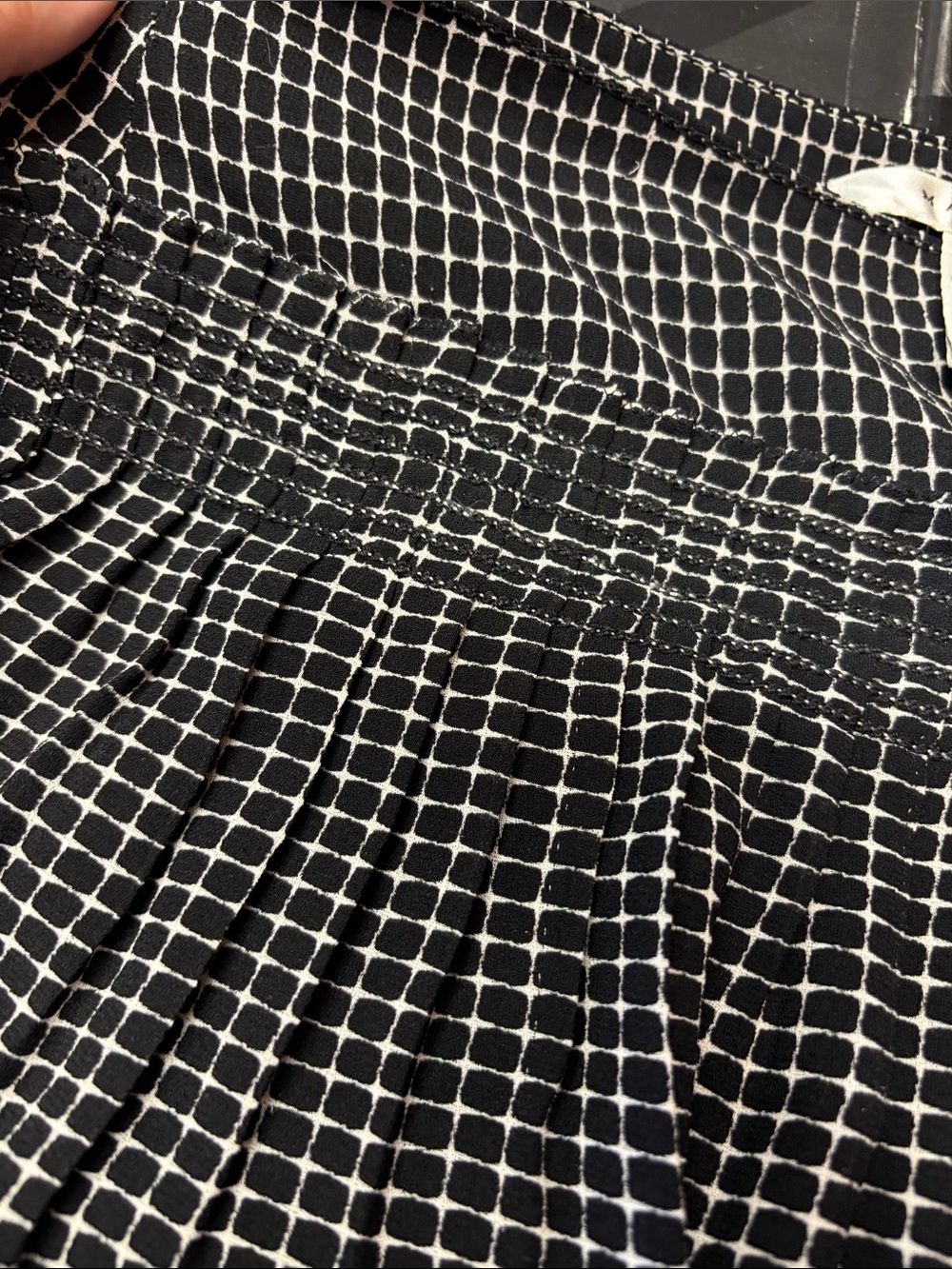 Max Studio Black & White Grid Pleated Circle Skirt b192 - Picture 3 of 4